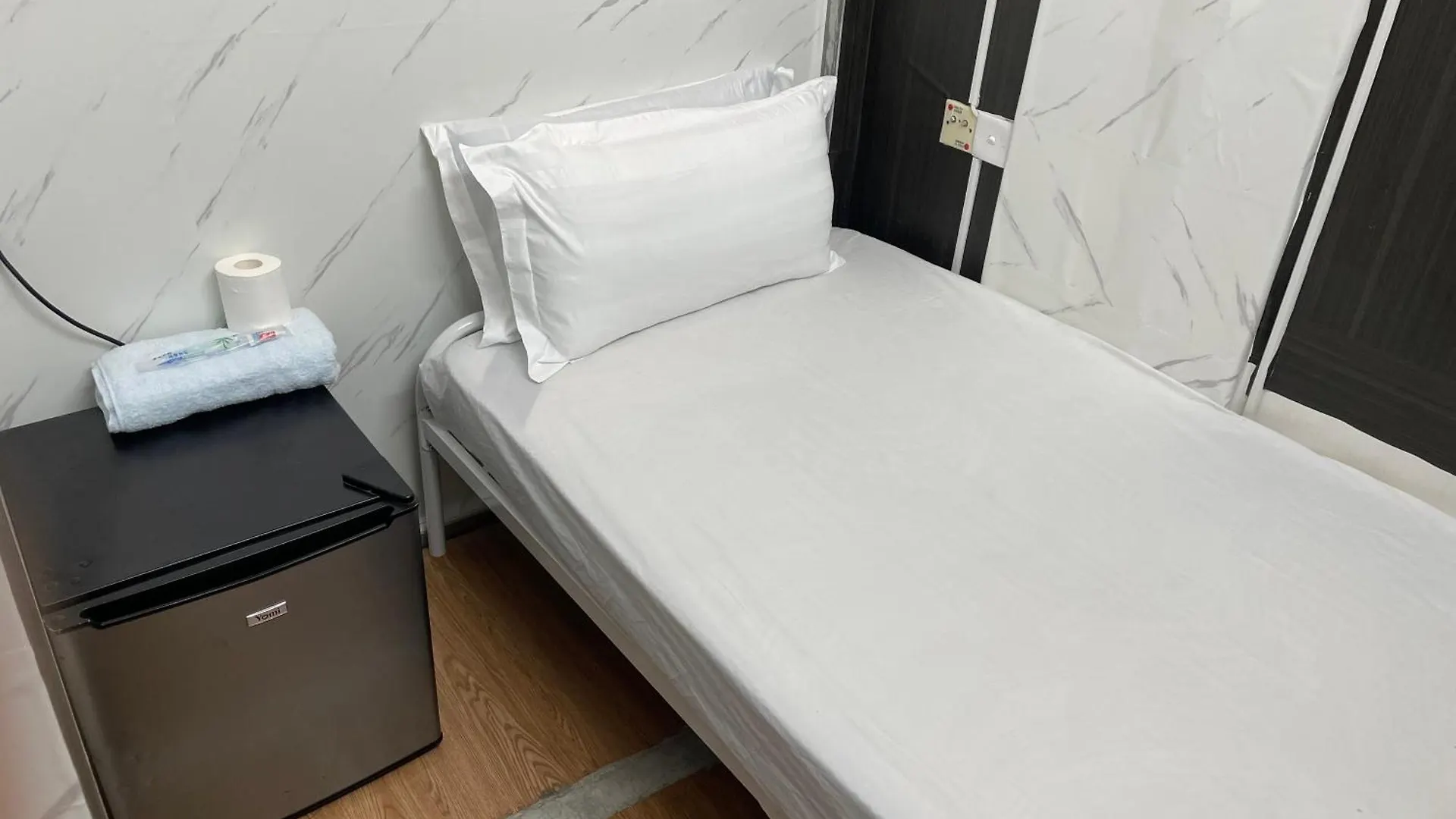 Guest house Relaince International Hostel Hong Kong China